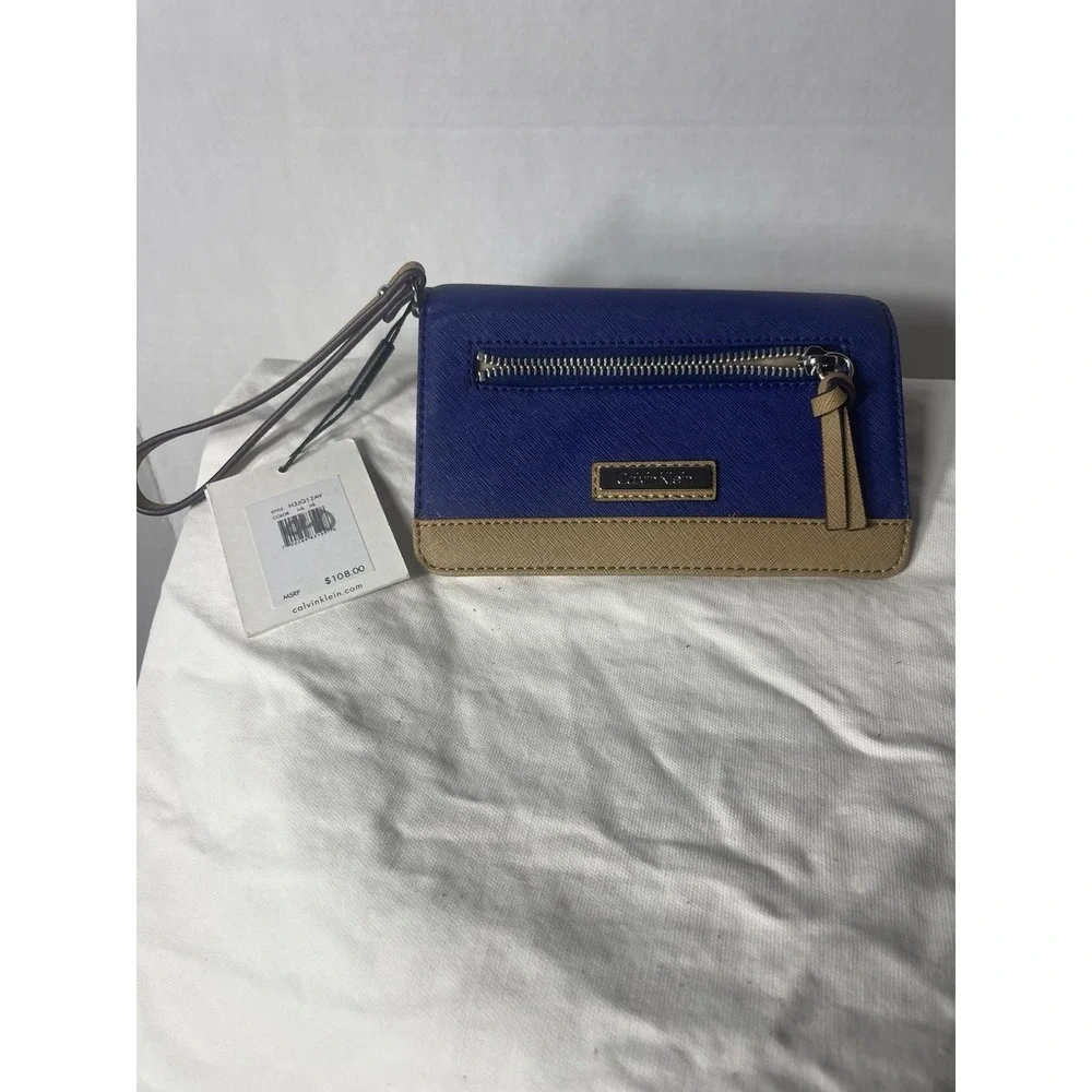 CALVIN‎ KLEIN Blue And Tab Leather PATENT ZIP AROUND WALLET New Wtags